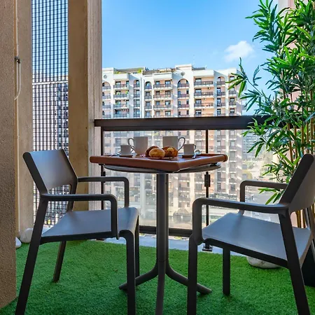 Incanto - 3 Bedroom & Free Parking Apartment Bari
