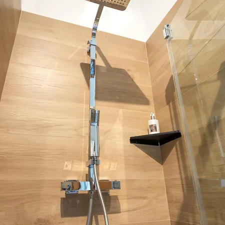 아파트 Incanto - 3 Bedroom & Free Parking 바리