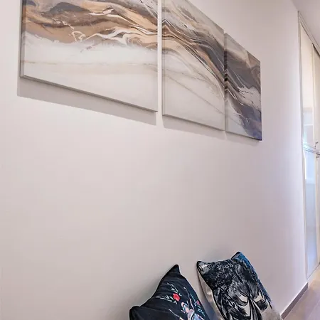 Incanto - 3 Bedroom & Free Parking Apartament Bari
