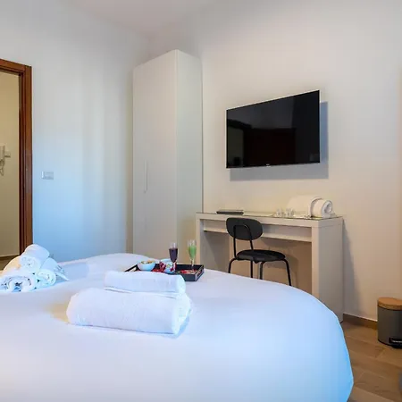 Incanto - 3 Bedroom & Free Parking Apartment Bari
